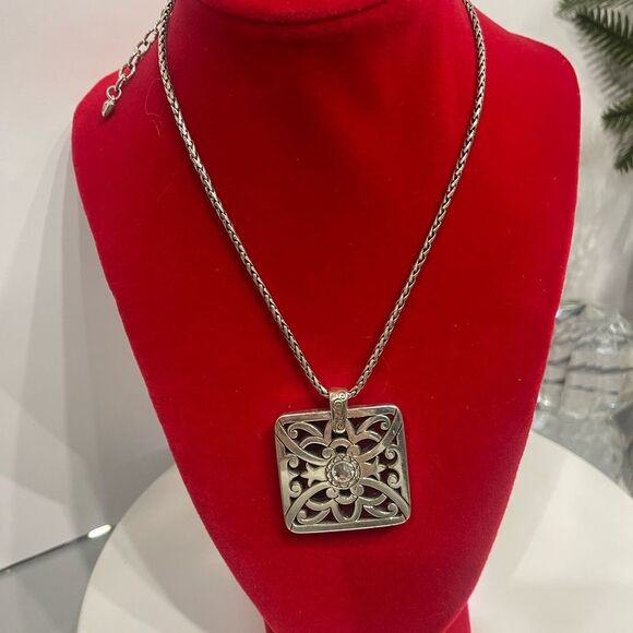 Brighton Necklace - Picture 5 of 6